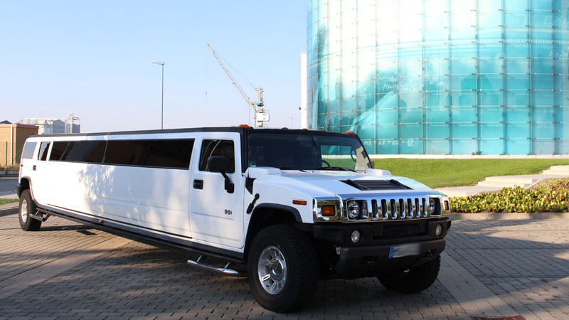 Banbury White Hummer Limo